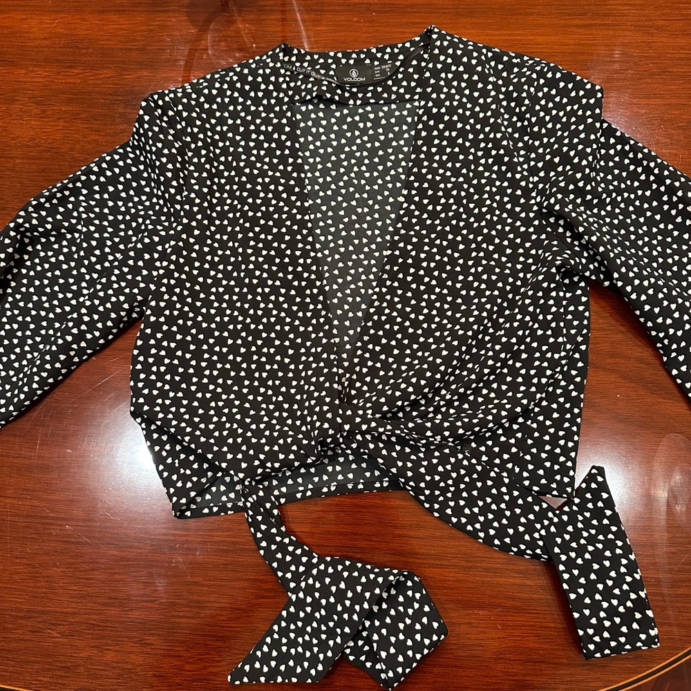 Hot EUC Volcom tie wrap top - Picture 4 of 7